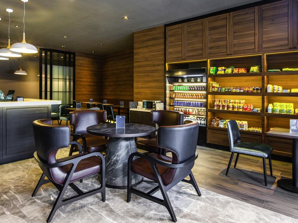 Metropolis Suites Bangkok, Tapestry Collection By Hilton Bagian luar foto