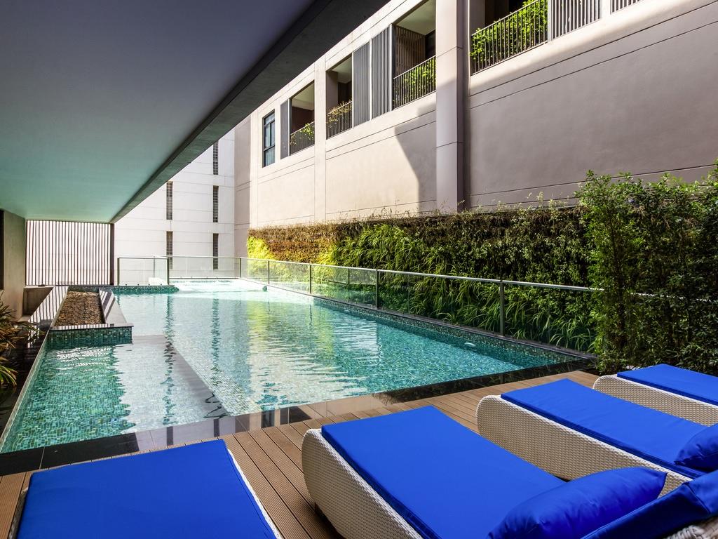 Metropolis Suites Bangkok, Tapestry Collection By Hilton Bagian luar foto