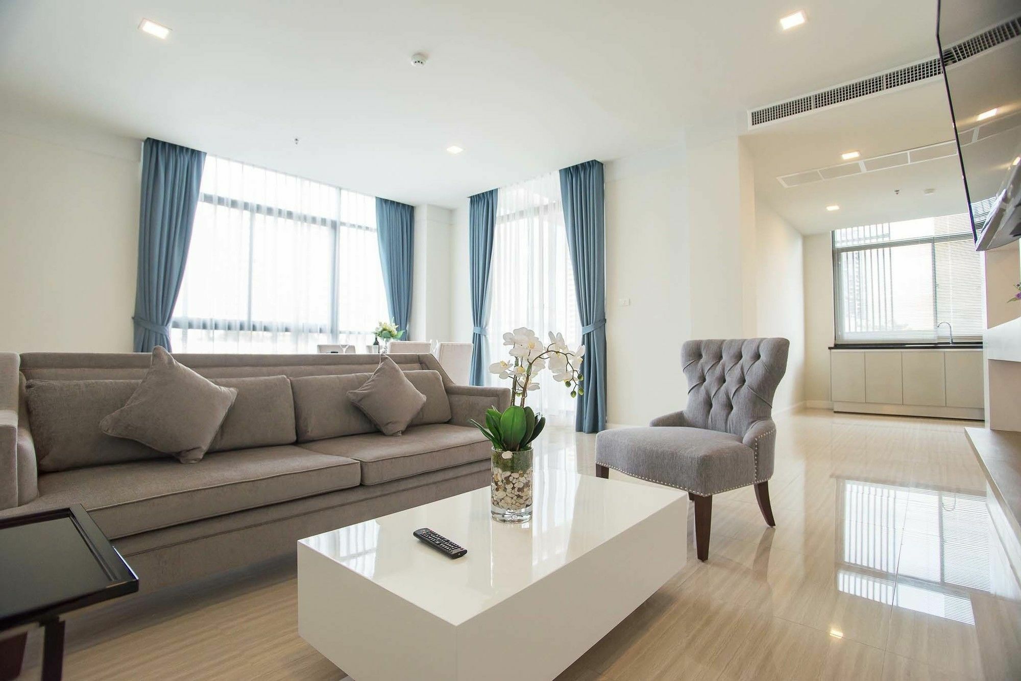 Metropolis Suites Bangkok, Tapestry Collection By Hilton Bagian luar foto