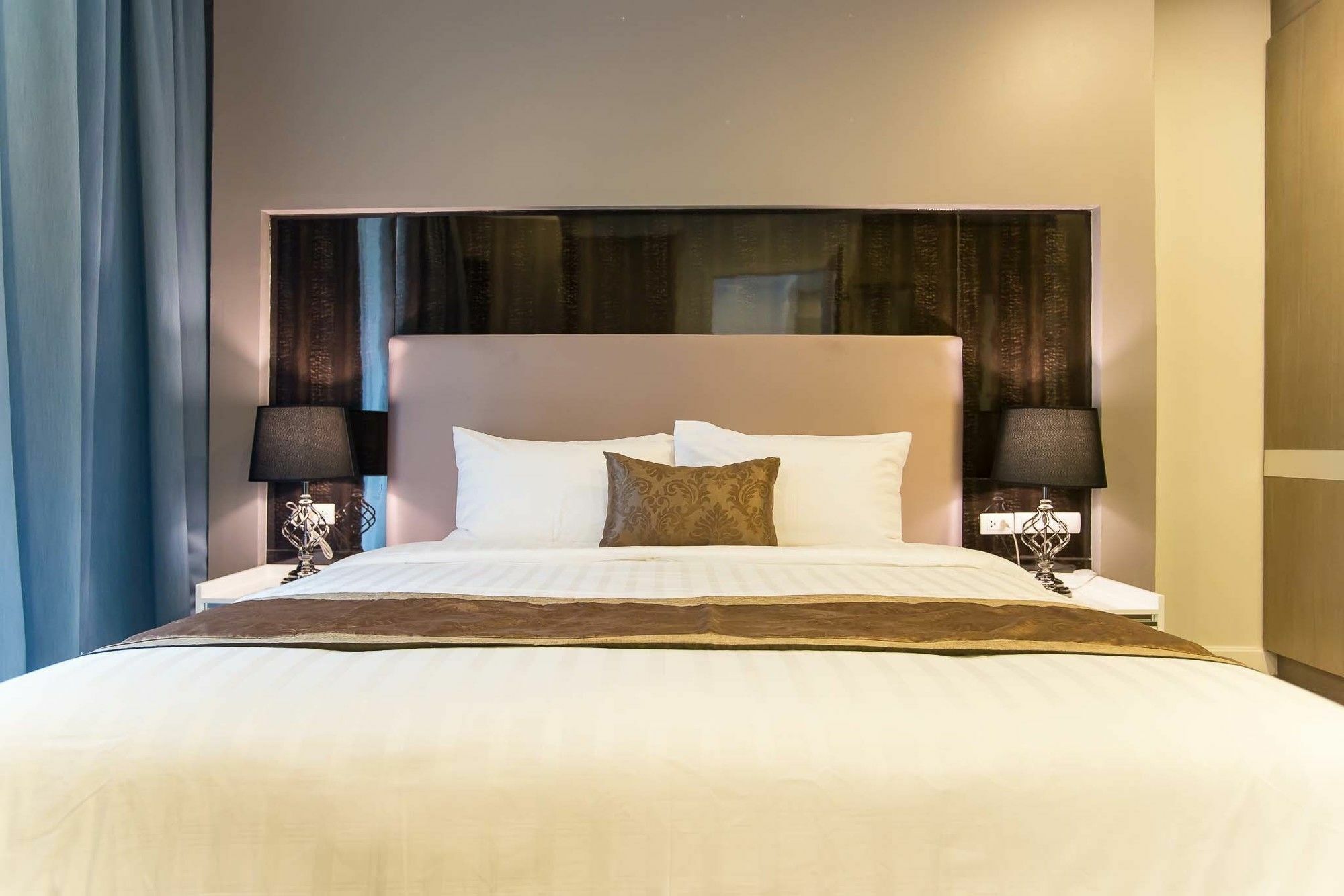 Metropolis Suites Bangkok, Tapestry Collection By Hilton Bagian luar foto
