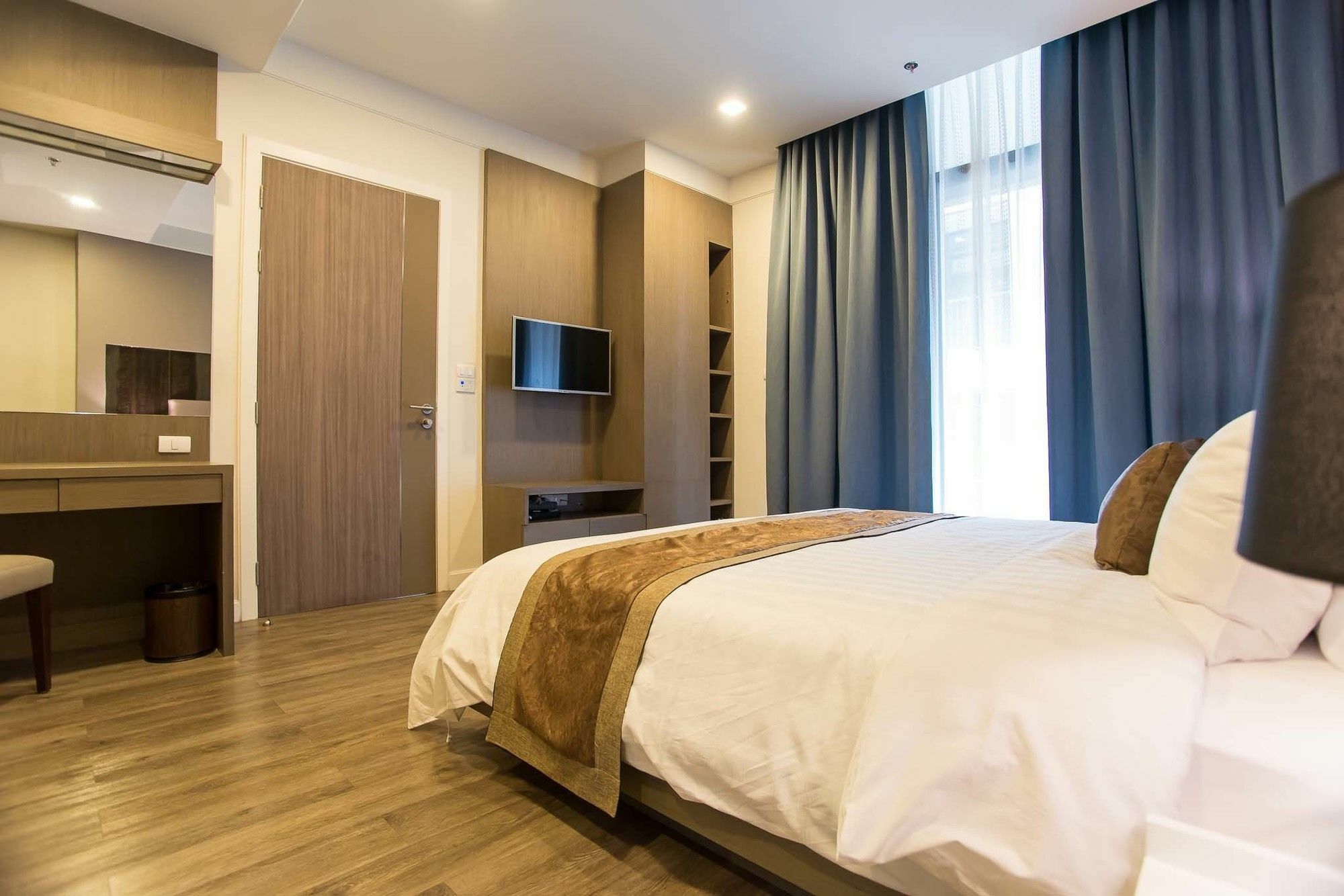 Metropolis Suites Bangkok, Tapestry Collection By Hilton Bagian luar foto