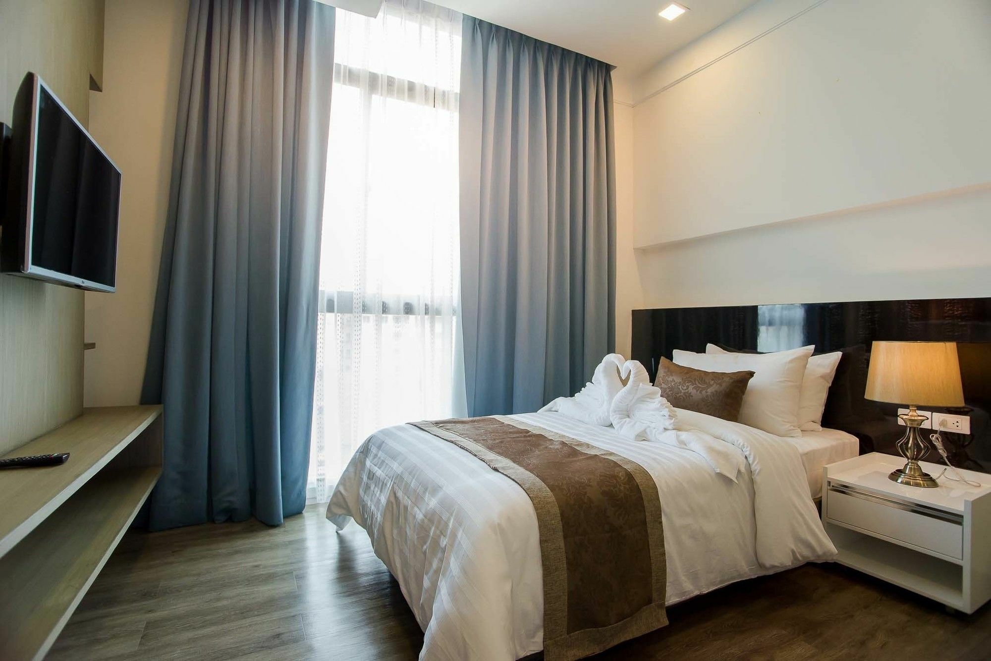 Metropolis Suites Bangkok, Tapestry Collection By Hilton Bagian luar foto